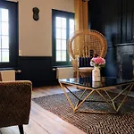 Chateau D'aigneville 住宿加早餐酒店 Aigneville