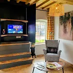Chateau D'aigneville 住宿加早餐酒店