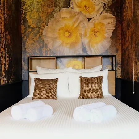 Chateau D'aigneville Bed & Breakfast *