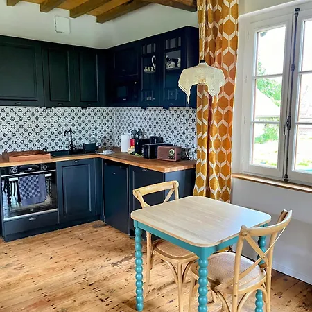 Chateau D'aigneville Bed & Breakfast *