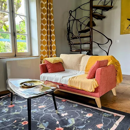 לינה וארוחת בוקר Chateau D'aigneville 3*