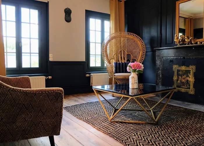 Chateau D'aigneville Bed & Breakfast Aigneville