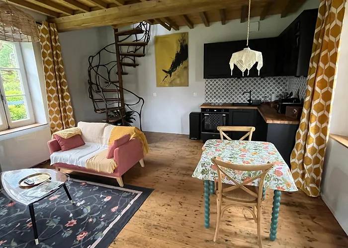 Chateau D'aigneville Bed & Breakfast